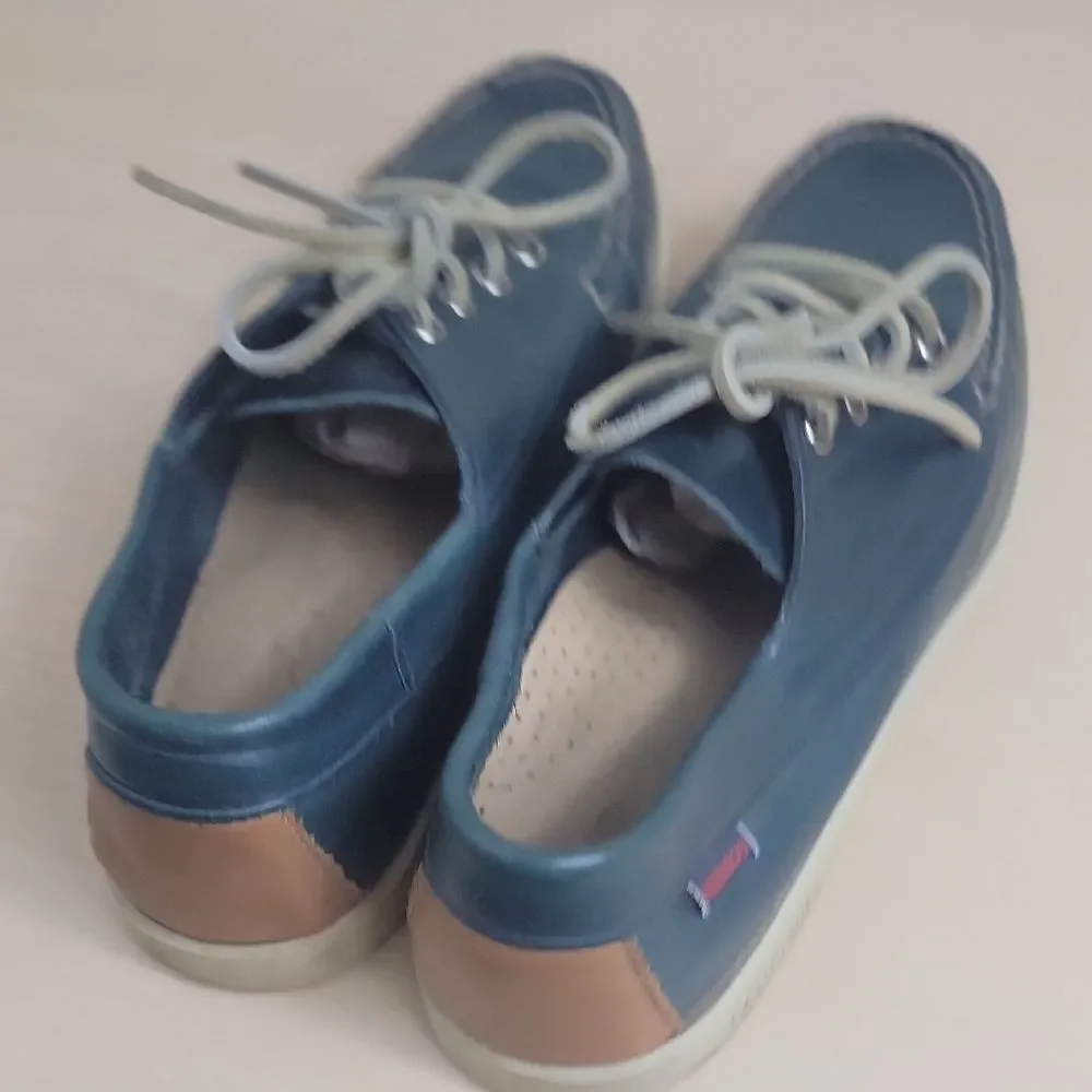 Sebago Preppy Coastal Old Money Navy Boat Shoes with Cream Laces